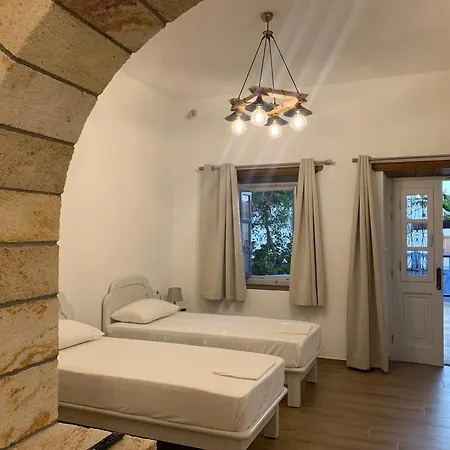Guest house Patmos Maria 3*